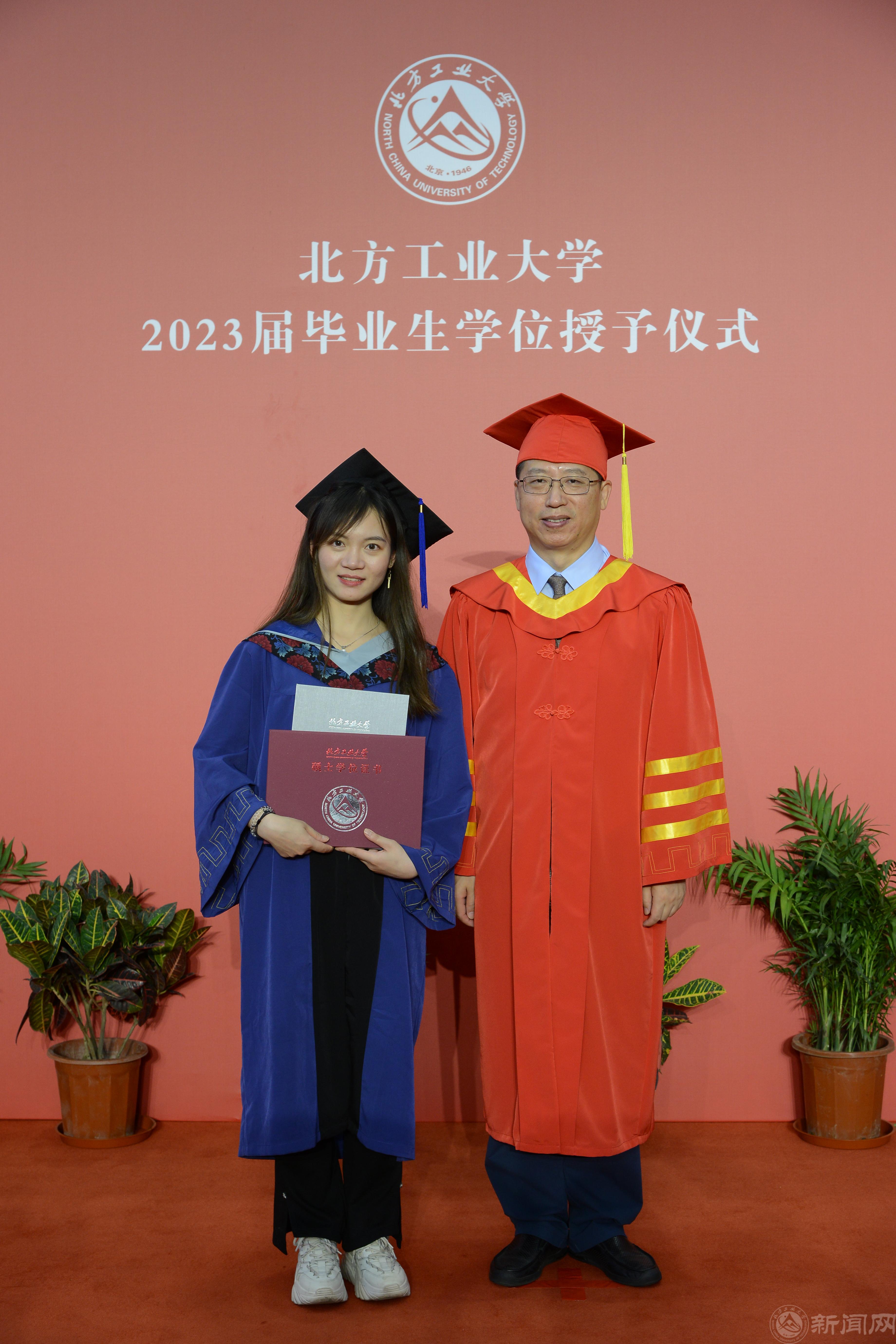 缪书记1.jpg